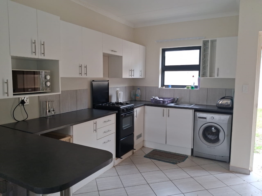 To Let 2 Bedroom Property for Rent in Kidds Beach Eastern Cape